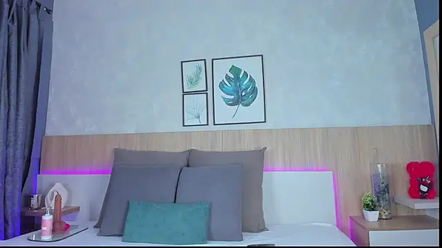 Snapshot of mia_gate chatting on November 7, 2025, 11:32 am mia gate online show from November 7, 2025, 11:32 am