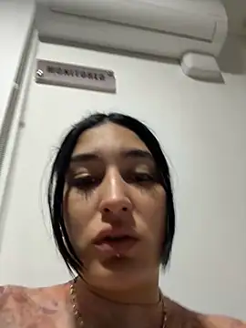 Scarlett 12 online show from October 1, 2025, 12:00 pm