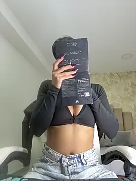 Scarlett 12 online show from March 22, 2026, 11:46 am