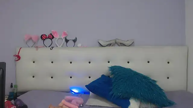 Kate Gale online show from November 16, 2025, 12:33 pm