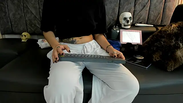 Rowan Mills online show from September 17, 2025, 9:27 pm