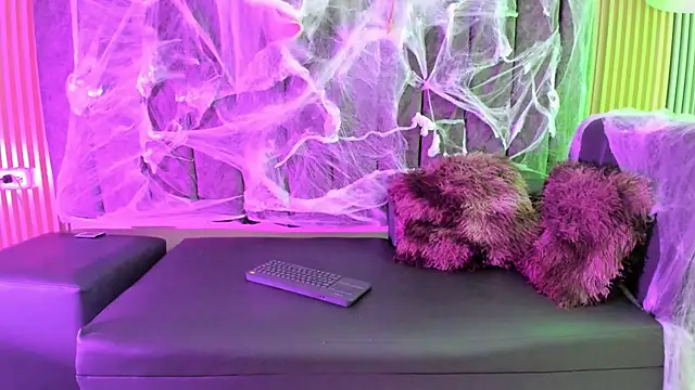 Rowan Mills online show from October 7, 2025, 8:17 pm