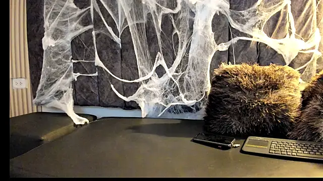 Rowan Mills online show from October 15, 2025, 8:31 pm