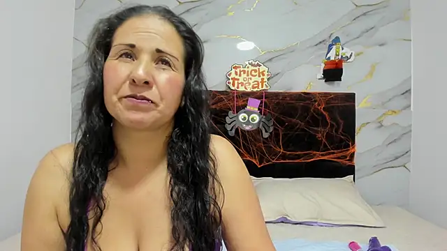 Snapshot of NoelleHartley chatting on October 21, 2025, 11:44 am NoelleHartley online show from October 21, 2025, 11:44 am