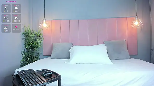 AariaLove online show from October 30, 2025, 10:32 pm