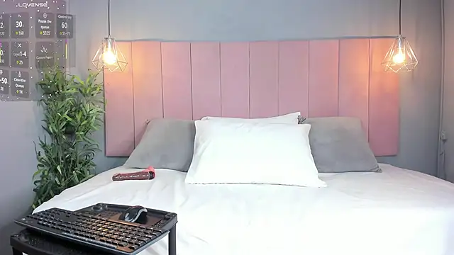 AariaLove online show from November 1, 2025, 10:34 pm