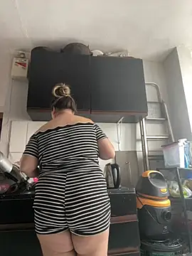 bruna438 online show from February 25, 2026, 12:37 pm