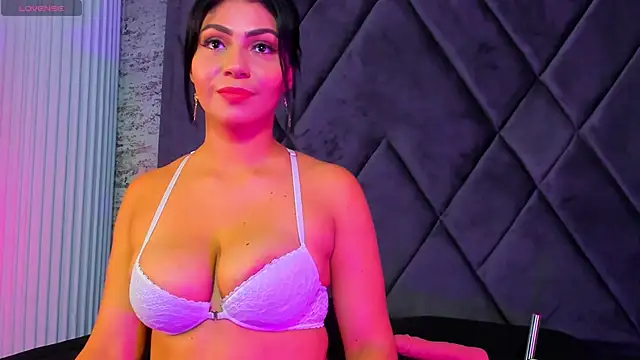 AyshelCooper  online show from September 9, 2025, 4:39 pm