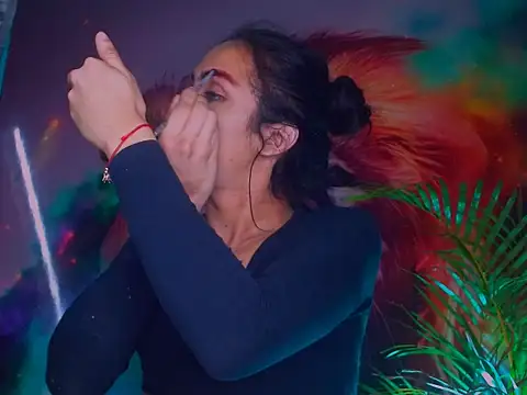 Cristal Gem1 online show from October 8, 2025, 9:34 pm