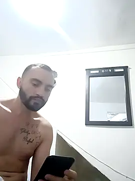 Snapshot of este_juan chatting on January 8, 2026, 12:35 am este juan online show from January 8, 2026, 12:35 am