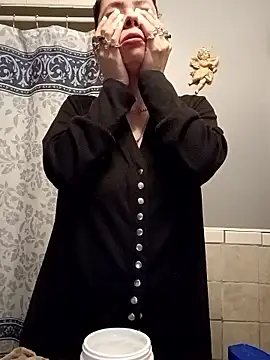 tightpussy 69xh online show from March 6, 2026, 5:37 am