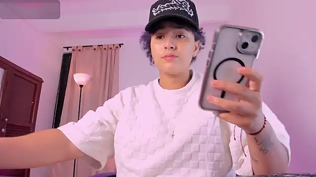 LiaaMoretzz online show from January 17, 2026, 4:06 am