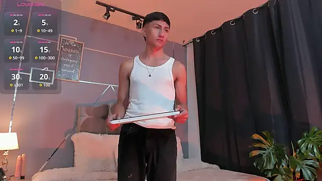 oliver mr  online show from December 17, 2025, 1:06 pm