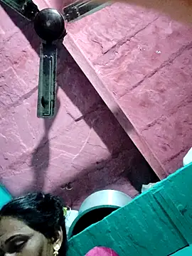 Pooja750 online show from October 12, 2025, 7:57 pm