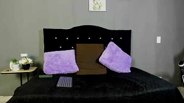  online show from April 4, 2026, 12:13 pm