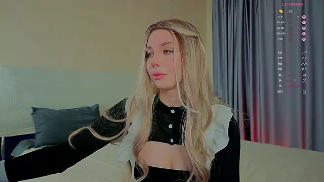  sophielov online show from March 3, 2026, 4:24 pm