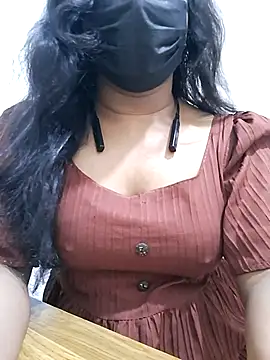 Snapshot of BeautyGirl_sara chatting on October 4, 2025, 7:28 am BeautyGirl sara online show from October 4, 2025, 7:28 am