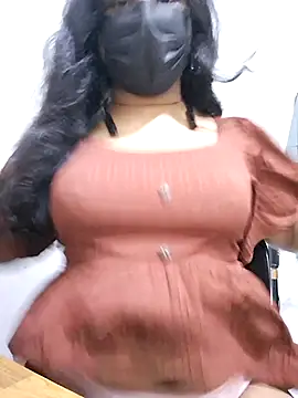 Snapshot of BeautyGirl_sara chatting on October 10, 2025, 5:34 pm BeautyGirl sara online show from October 10, 2025, 5:34 pm