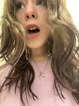 Mimiumuy online show from November 26, 2025, 3:24 pm