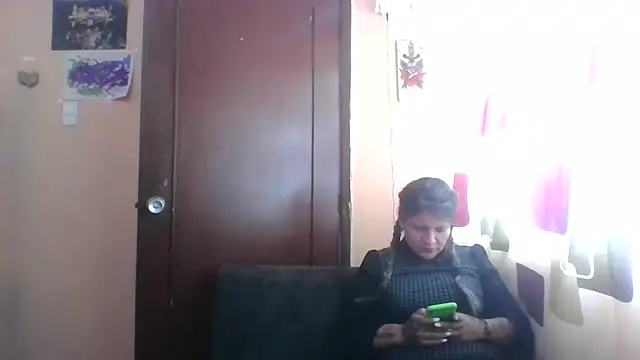 Isisflame online show from December 13, 2025, 7:53 pm