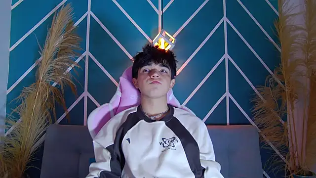 LucaDelart online show from October 9, 2025, 12:25 pm