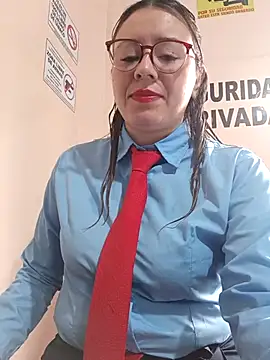 Hannah-colx online show from April 9, 2026, 1:49 pm