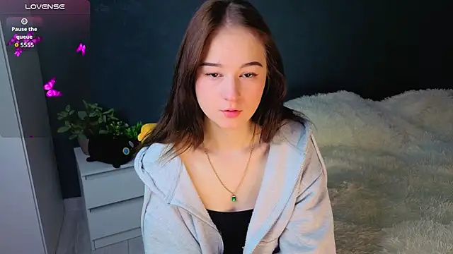 Mary Smitt online show from September 27, 2025, 6:46 pm