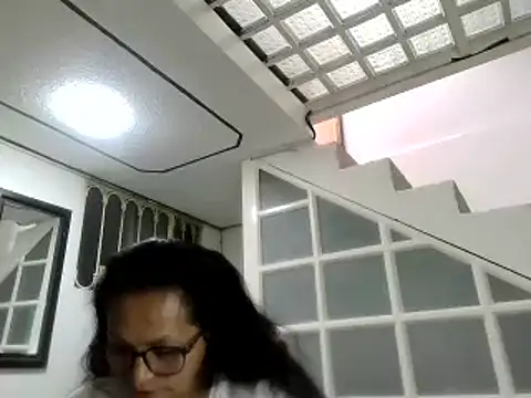  Cristal online show from November 3, 2025, 4:08 pm