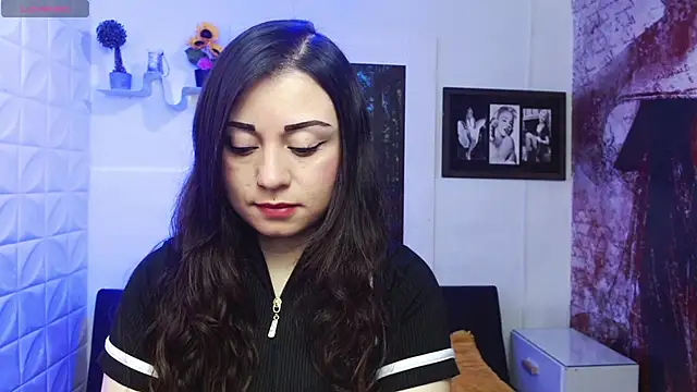 Eva Roussell online show from October 7, 2025, 2:25 pm