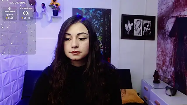 Eva Roussell online show from November 10, 2025, 2:49 pm