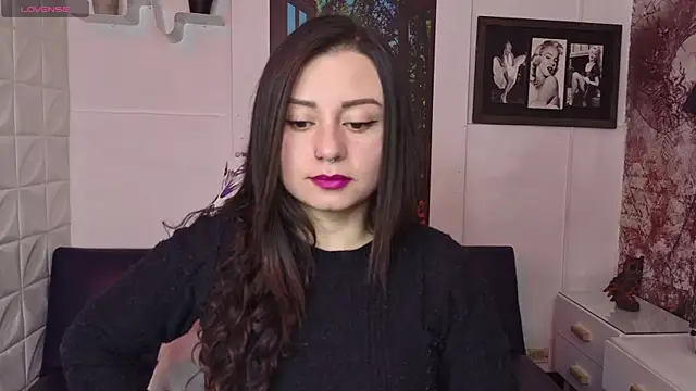 Snapshot of Eva_Roussell chatting on May 8, 2026, 2:55 pm Eva Roussell online show from May 8, 2026, 2:55 pm