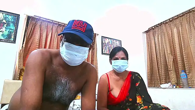 Snapshot of Rashikamalhotra chatting on October 17, 2025, 5:43 am Rashikamalhotra online show from October 17, 2025, 5:43 am