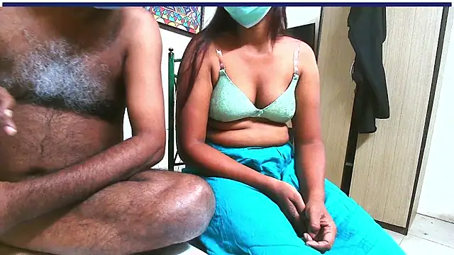 Snapshot of Rashikamalhotra chatting on October 25, 2025, 3:40 pm Rashikamalhotra online show from October 25, 2025, 3:40 pm