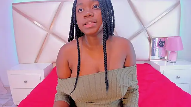 SulyClarck online show from October 7, 2025, 8:06 pm