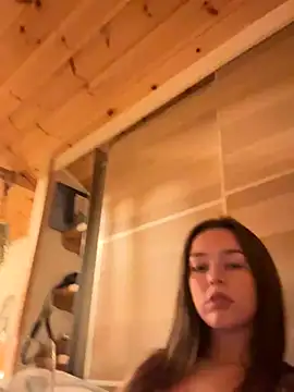 Snapshot of LillieOlive chatting on September 17, 2025, 8:10 pm LillieOlive online show from September 17, 2025, 8:10 pm