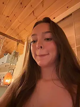 Snapshot of LillieOlive chatting on September 20, 2025, 10:33 pm LillieOlive online show from September 20, 2025, 10:33 pm