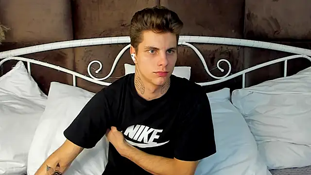 JackWolw online show from October 16, 2025, 7:26 pm