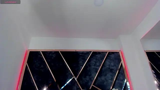 Snapshot of SusanaHenao chatting on September 8, 2025, 5:23 pm SusanaHenao online show from September 8, 2025, 5:23 pm