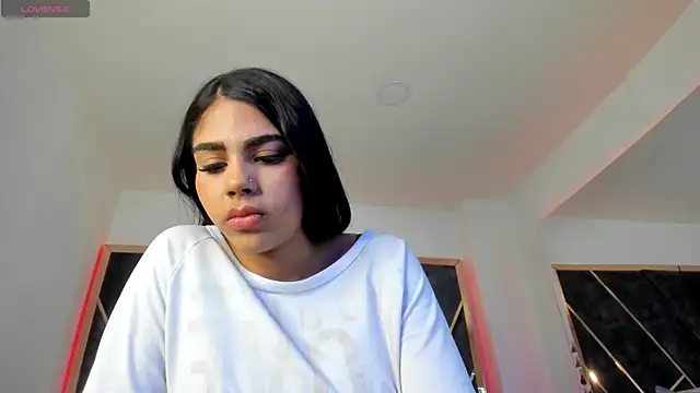 SusanaHenao online show from April 1, 2026, 5:10 pm