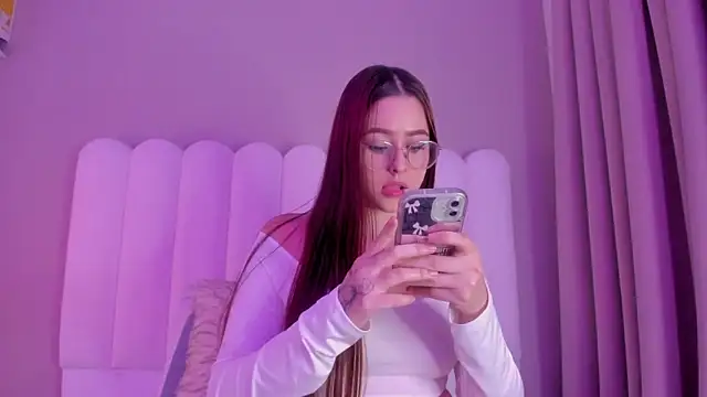 Snapshot of sakura_Gomez chatting on September 12, 2025, 2:44 am sakura Gomez online show from September 12, 2025, 2:44 am