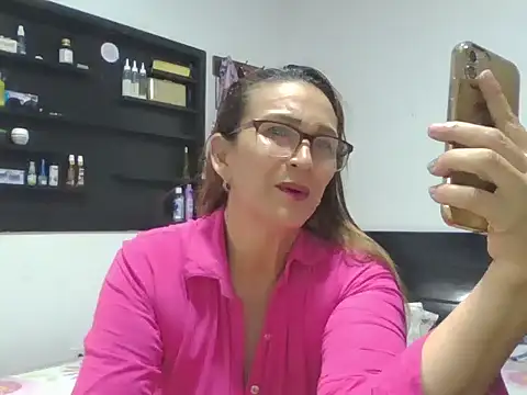 Snapshot of MiaVega chatting on October 1, 2025, 2:56 pm MiaVega online show from October 1, 2025, 2:56 pm