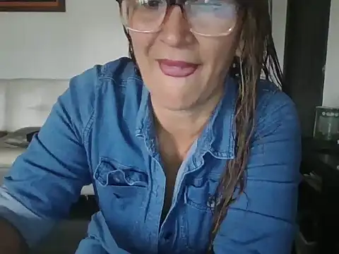 Snapshot of MiaVega chatting on October 16, 2025, 2:51 pm MiaVega online show from October 16, 2025, 2:51 pm