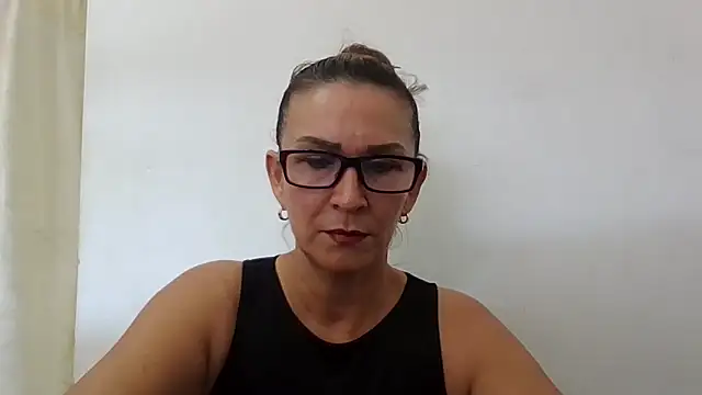 MiaVega online show from February 11, 2026, 3:06 pm