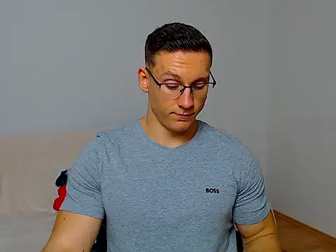 ZeinMiracles online show from September 12, 2025, 7:03 pm