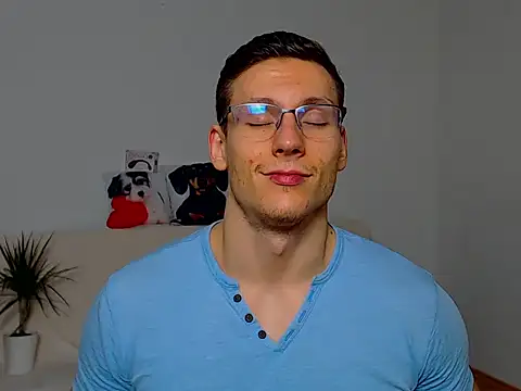 ZeinMiracles online show from October 13, 2025, 8:09 pm