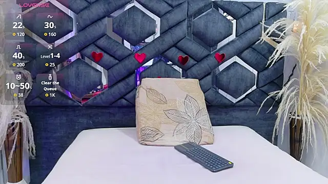 Natasha-Adams online show from October 7, 2025, 9:23 pm