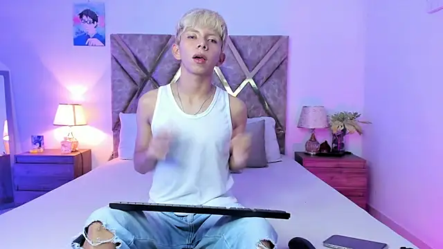 Snapshot of Hyunjin_Son chatting on February 10, 2026, 12:37 am Hyunjin Son online show from February 10, 2026, 12:37 am