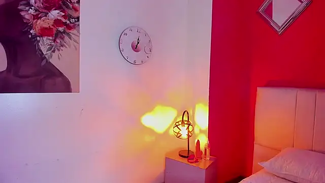 Miia colliins online show from November 7, 2025, 7:58 pm