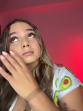 AnnyLopezzz  online show from October 3, 2025, 4:53 am