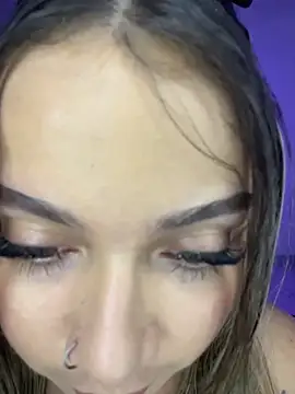 AnnyLopezzz  online show from November 13, 2025, 9:03 pm